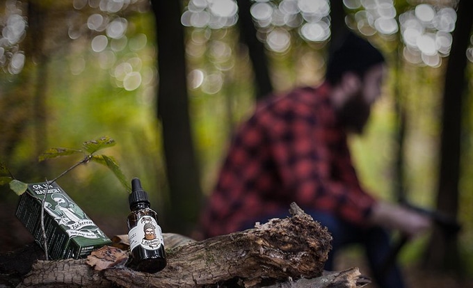 Des huiles essentielles pour une superbe barbe